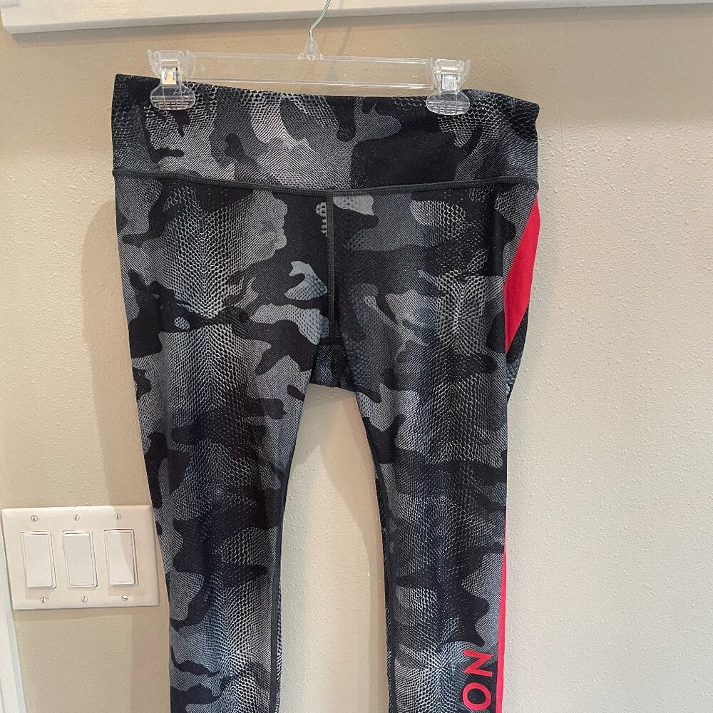 Peloton With Brand Vintage Leggings Size XLarge